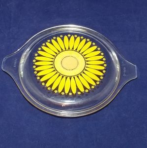 Vintage Pyrex Daisy 470-c Lid
